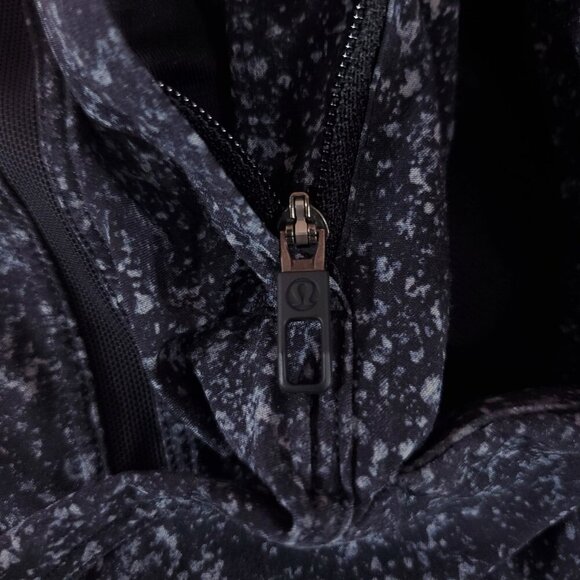 *READ* Lululemon Mens L Pace Breaker Short 9" Linerless Inked Light Cast Black - Picture 8 of 16